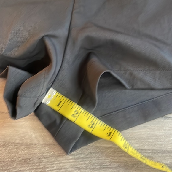 Nike high waisted grey anthracite shorts with pockets, zipped pocket, Large,NWT - Picture 5 of 10
